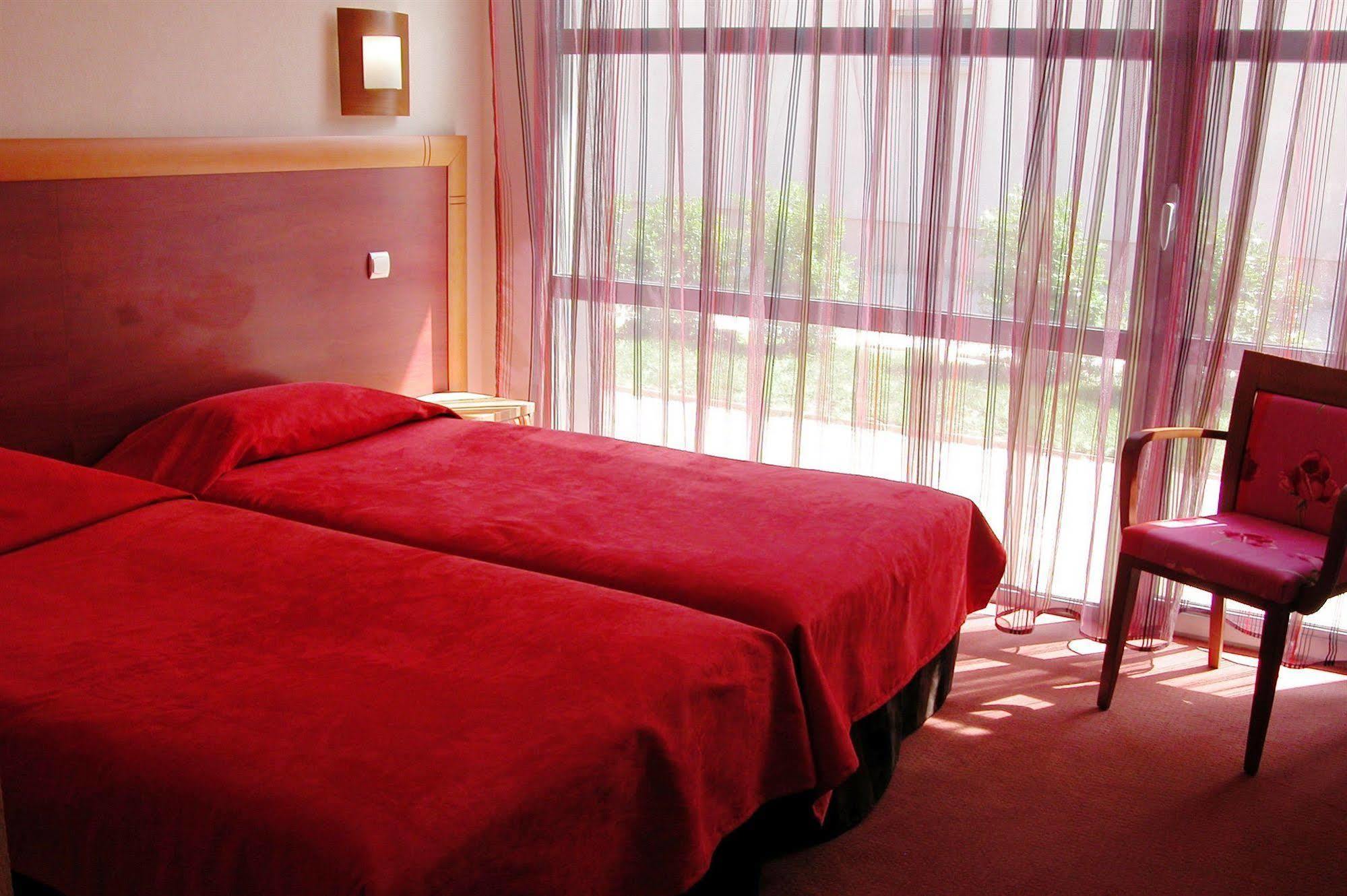 Hotel Le Jura Дивон-Ле-Бэн Экстерьер фото